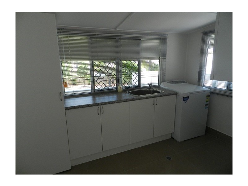 100 Off Lane, Gladstone QLD 4680