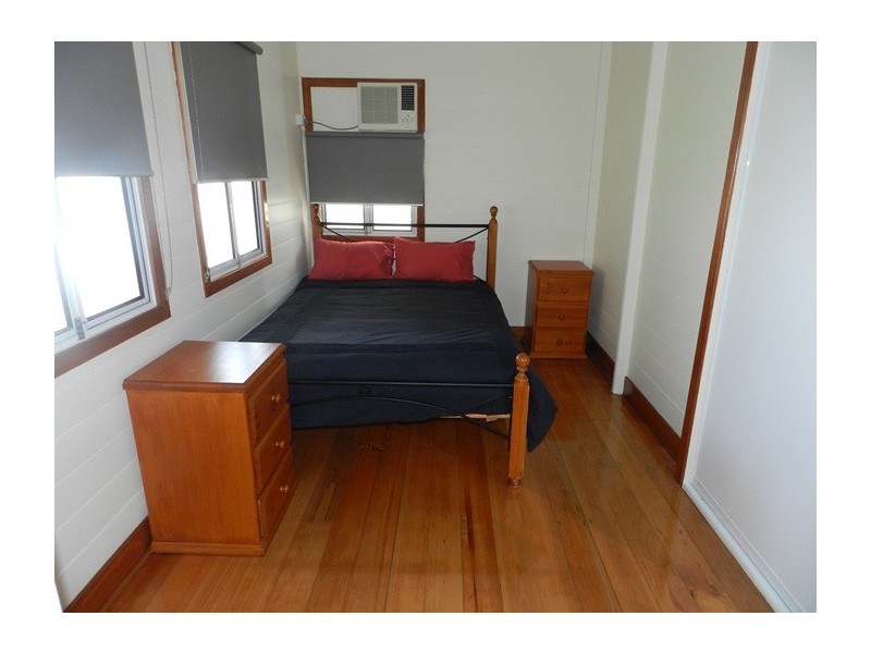 100 Off Lane, Gladstone QLD 4680