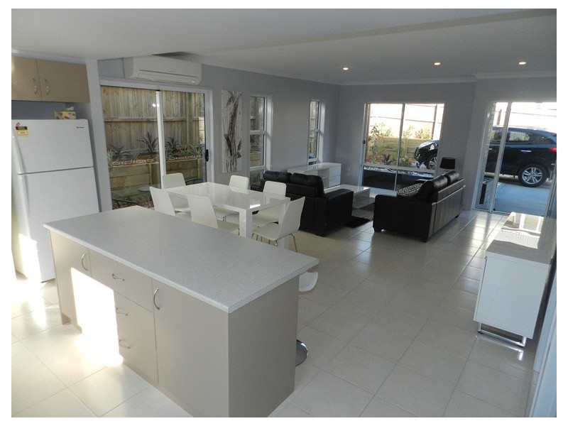 2/36 Scenery street, West Gladstone QLD 4680