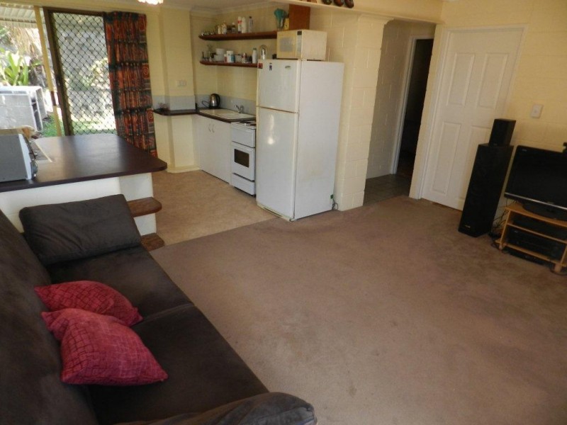 16 Stewart Street, West Gladstone QLD 4680