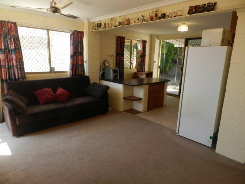 16 Stewart Street, West Gladstone QLD 4680