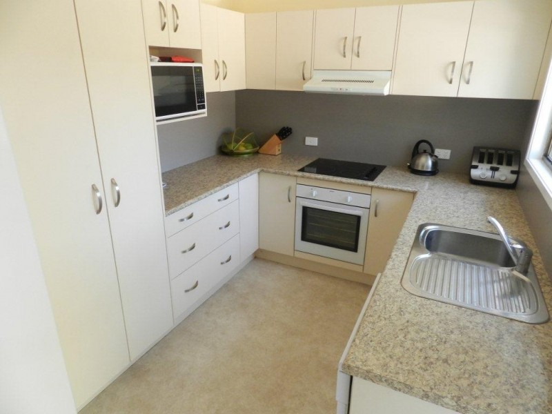 16 Stewart Street, West Gladstone QLD 4680