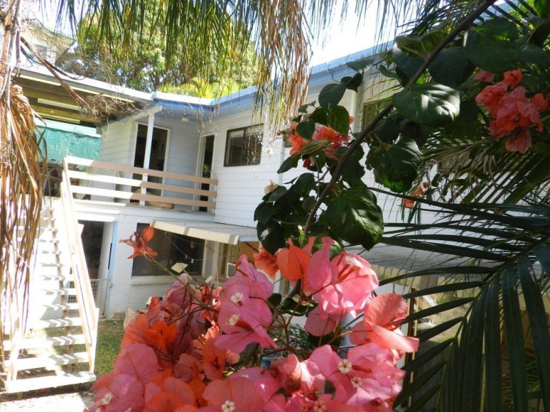 16 Stewart Street, West Gladstone QLD 4680