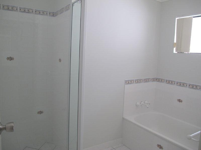 17 Saxonvale Court, New Auckland QLD 4680