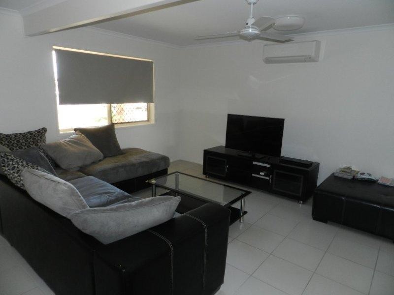 3/33 Side, West Gladstone QLD 4680