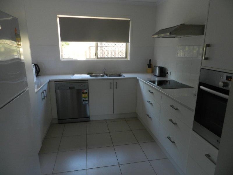 3/33 Side, West Gladstone QLD 4680