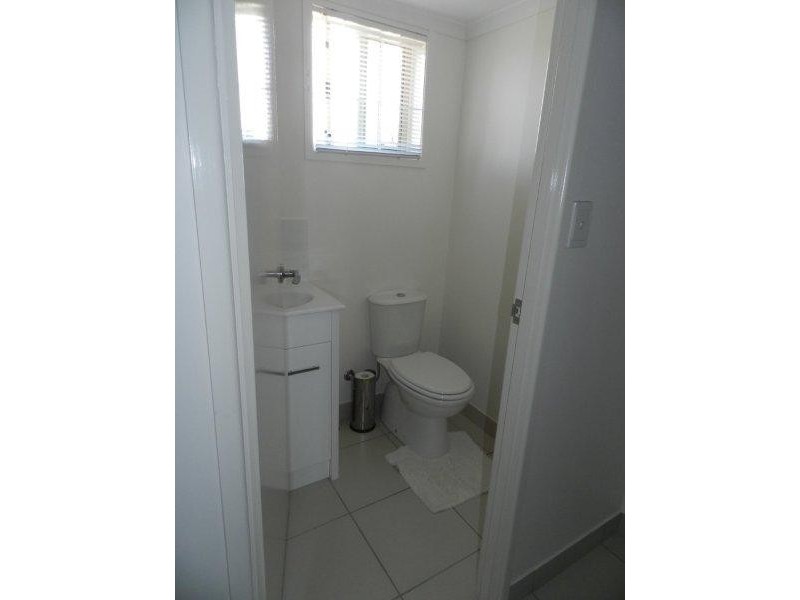 3/33 Side, West Gladstone QLD 4680