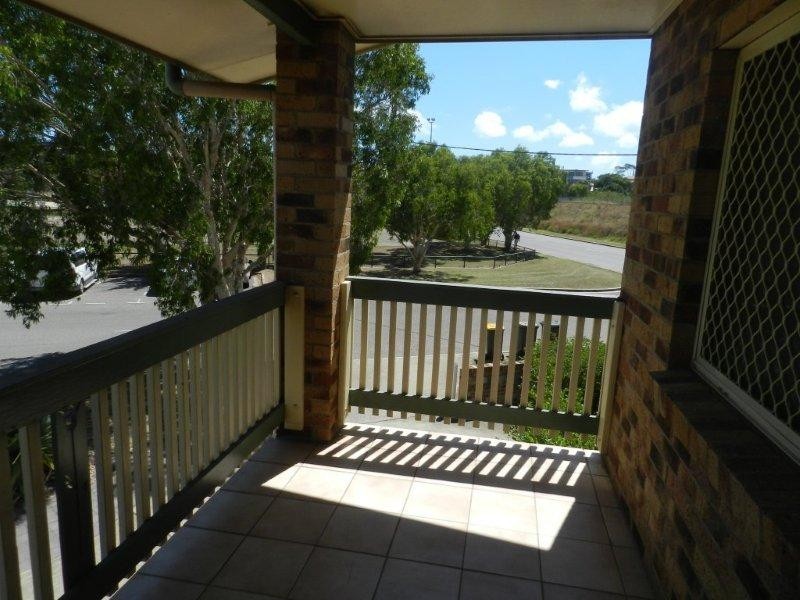 3/33 Side, West Gladstone QLD 4680