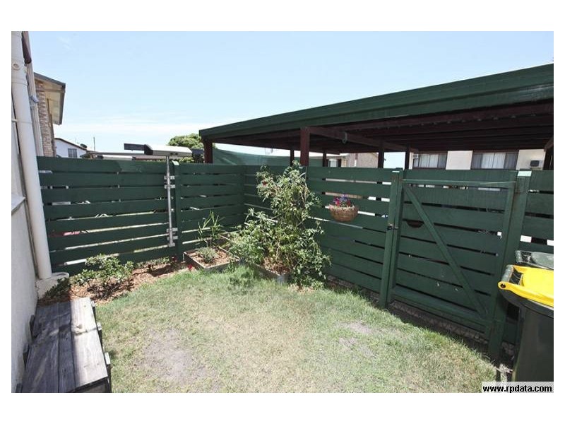 2/196 Auckland Street, Gladstone QLD 4680