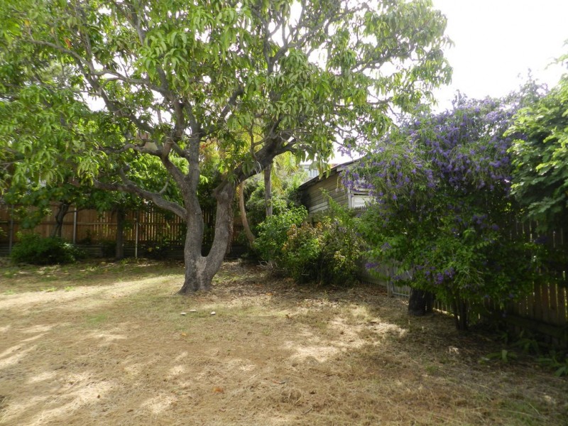 71 Flinders Parade, Gladstone QLD 4680