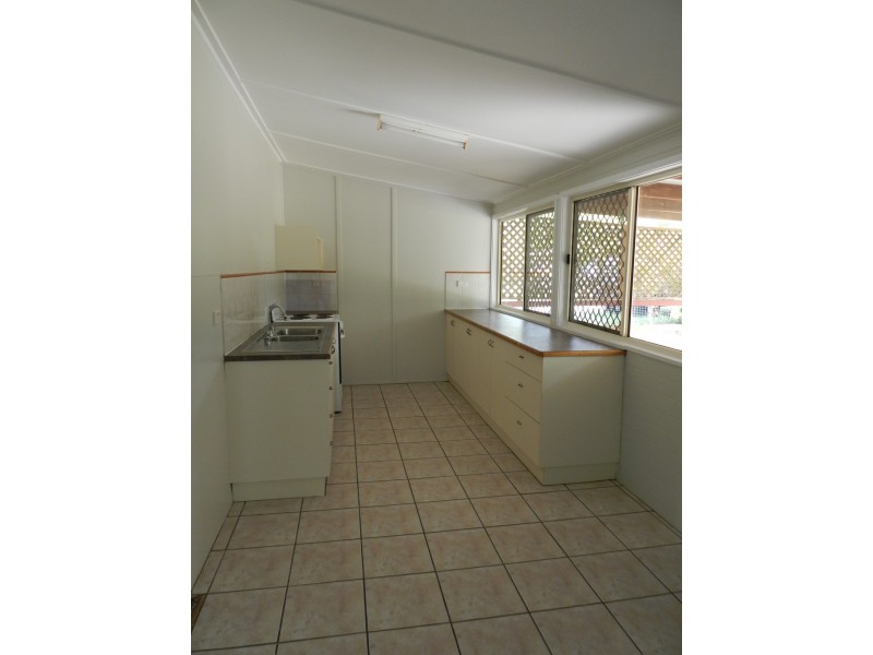 71 Flinders Parade, Gladstone QLD 4680