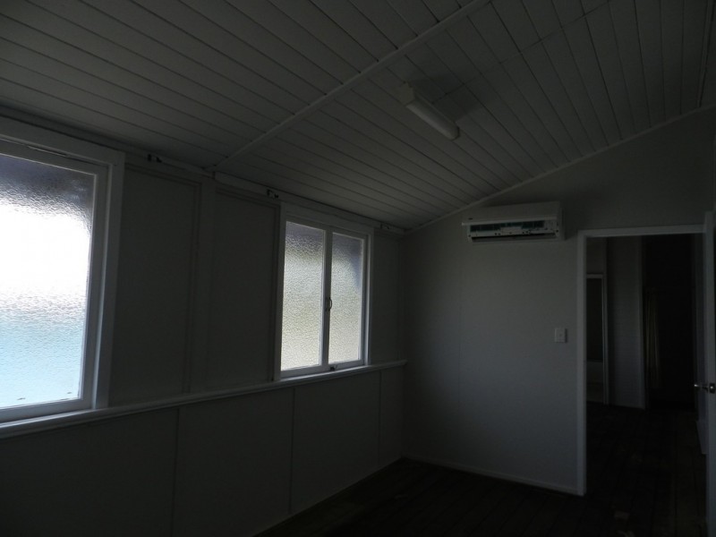 71 Flinders Parade, Gladstone QLD 4680