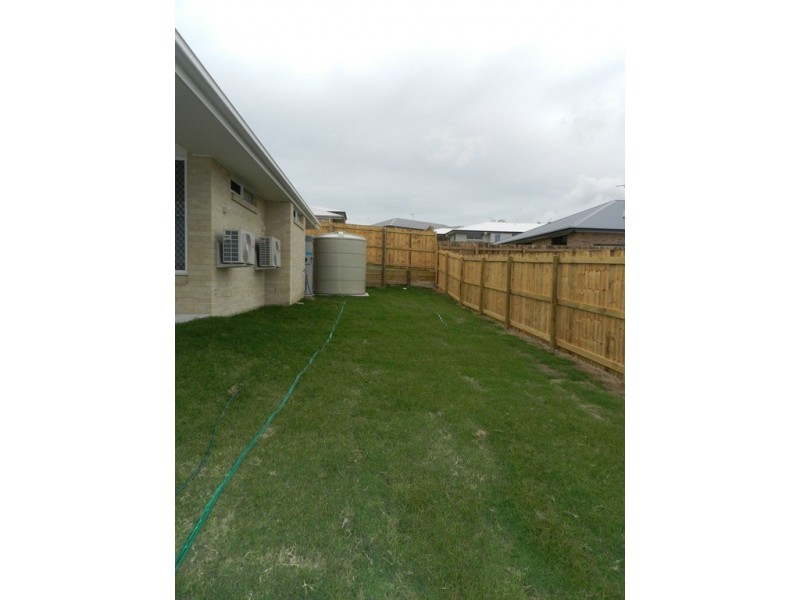 10 Namadgi Terrace, New Auckland QLD 4680