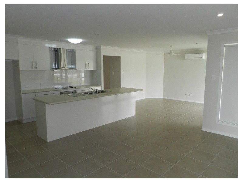 10 Namadgi Terrace, New Auckland QLD 4680