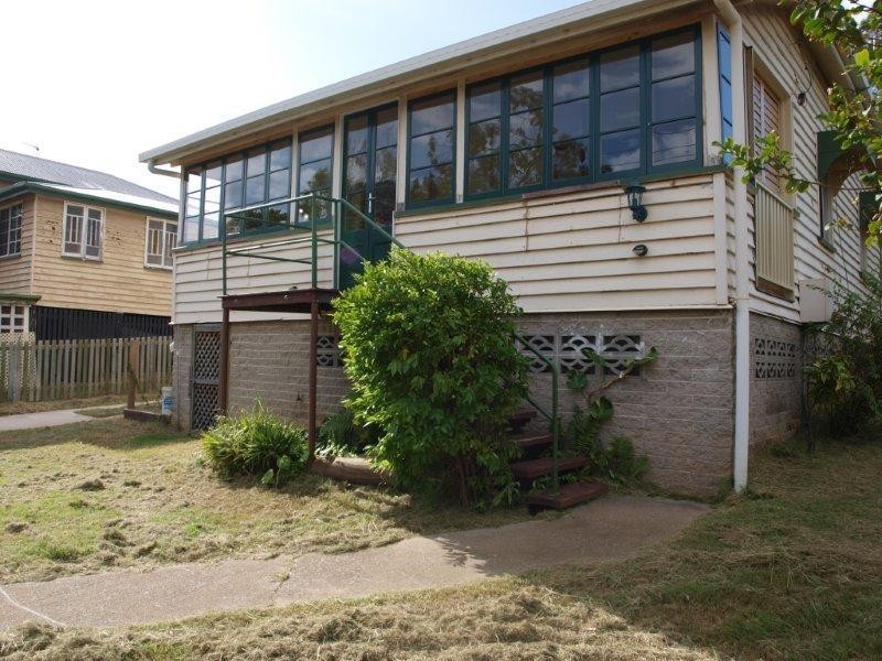 6 Flinders Street, West Gladstone QLD 4680