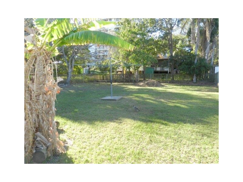 6 Flinders Street, West Gladstone QLD 4680