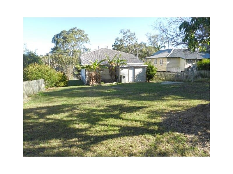 6 Flinders Street, West Gladstone QLD 4680