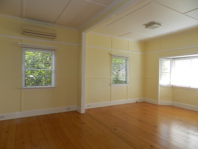 13 White Street, West Gladstone QLD 4680