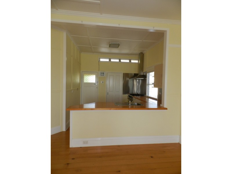 13 White Street, West Gladstone QLD 4680