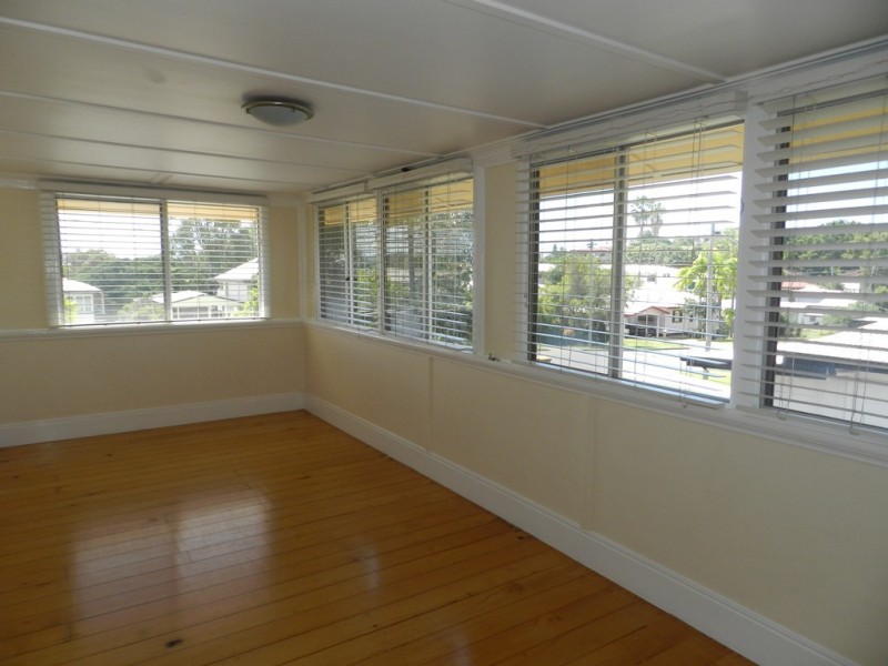 13 White Street, West Gladstone QLD 4680