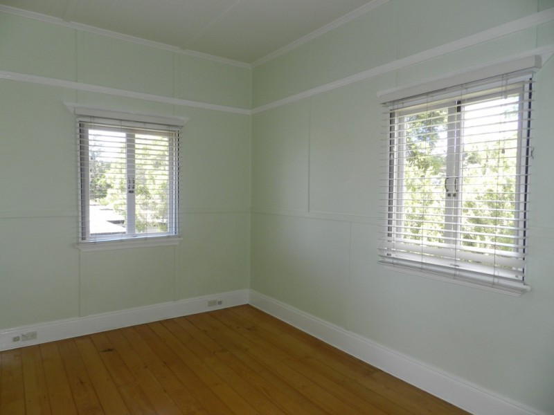 13 White Street, West Gladstone QLD 4680