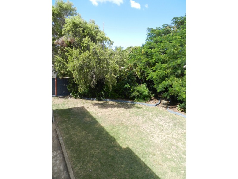 13 White Street, West Gladstone QLD 4680