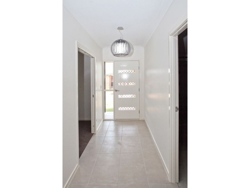 14 Spence Court, Kirkwood QLD 4680