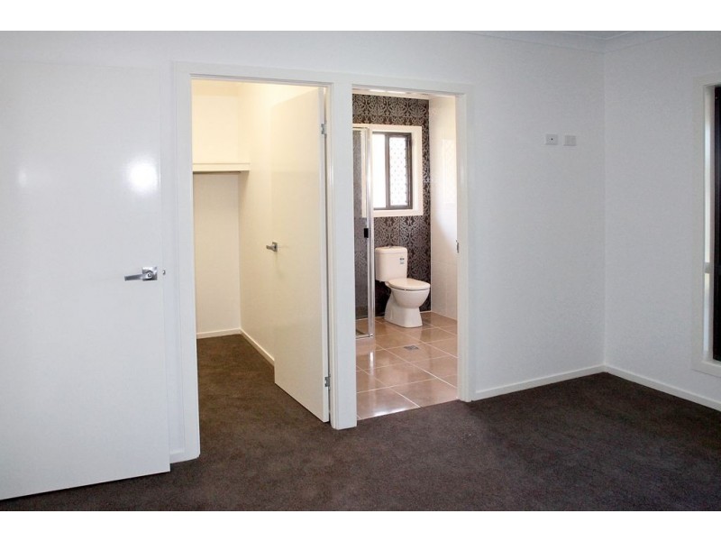 14 Spence Court, Kirkwood QLD 4680