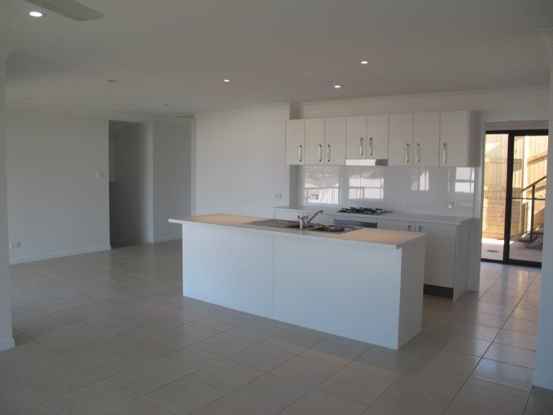 7 Cradle Drive, Kirkwood QLD 4680