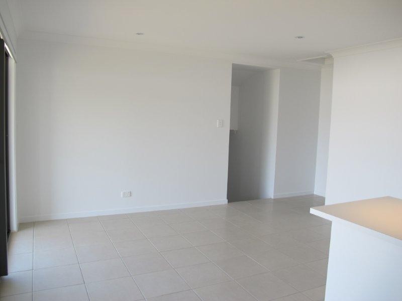 7 Cradle Drive, Kirkwood QLD 4680