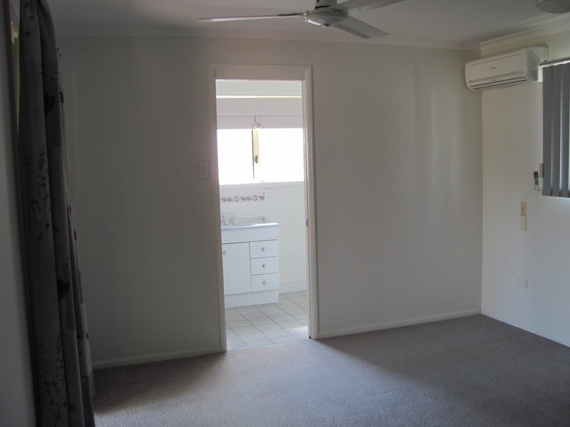 8 Kent Street, Bororen QLD 4678
