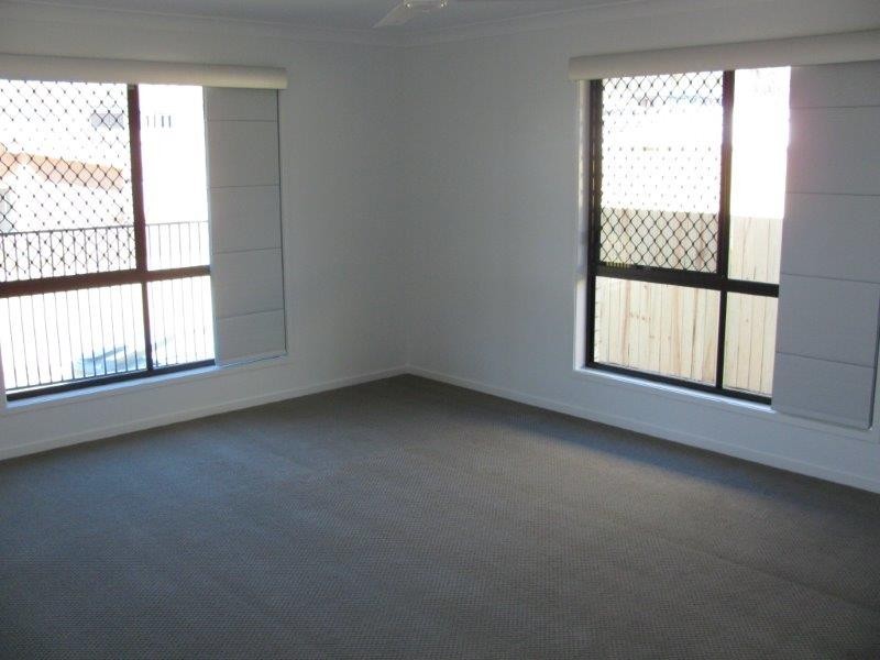 14 Oakdale Place, Kirkwood QLD 4680