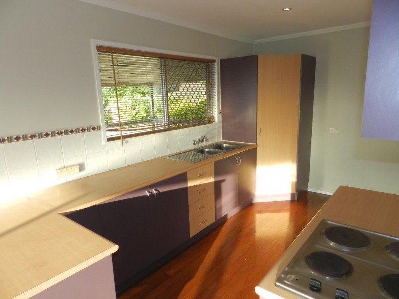 11 Berringar Lane, West Gladstone QLD 4680