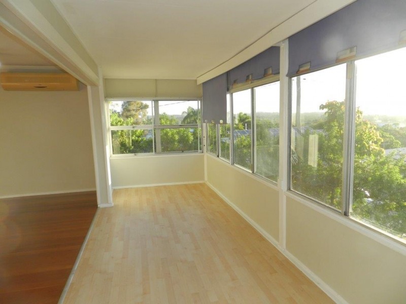 11 Berringar Lane, West Gladstone QLD 4680