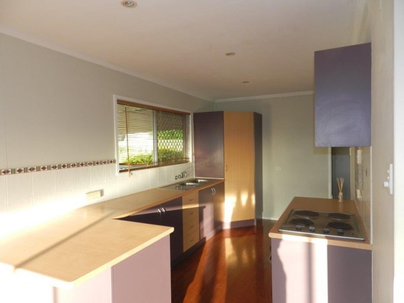 11 Berringar Lane, West Gladstone QLD 4680