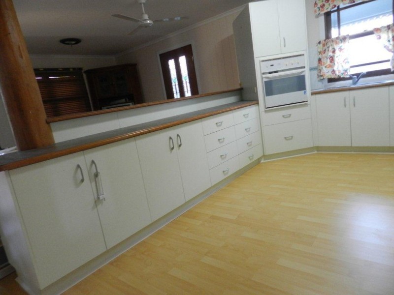 11 Connolly Court, Telina QLD 4680