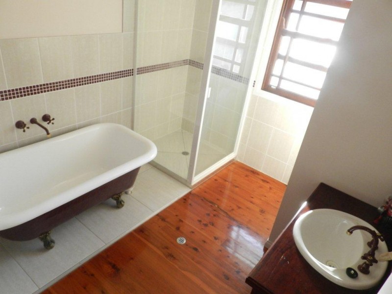 11 Connolly Court, Telina QLD 4680