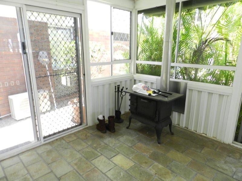 12 Matson Crescent, West Gladstone QLD 4680