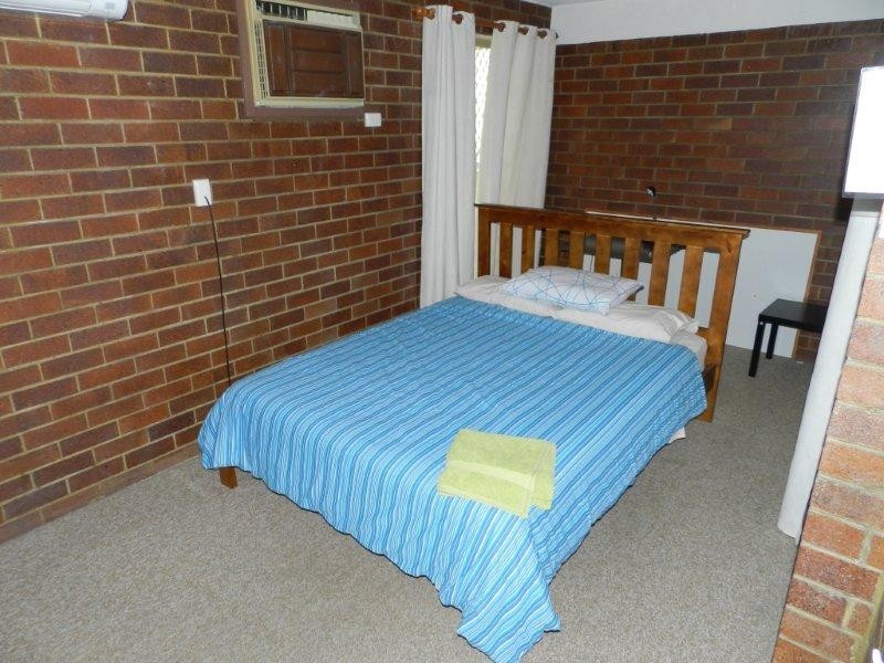 12 Matson Crescent, West Gladstone QLD 4680