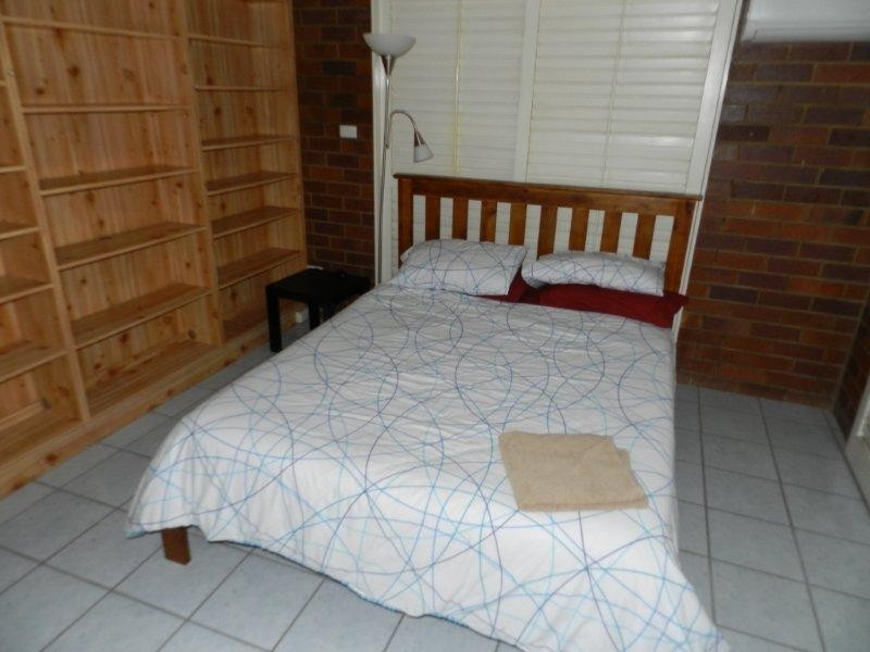 12 Matson Crescent, West Gladstone QLD 4680