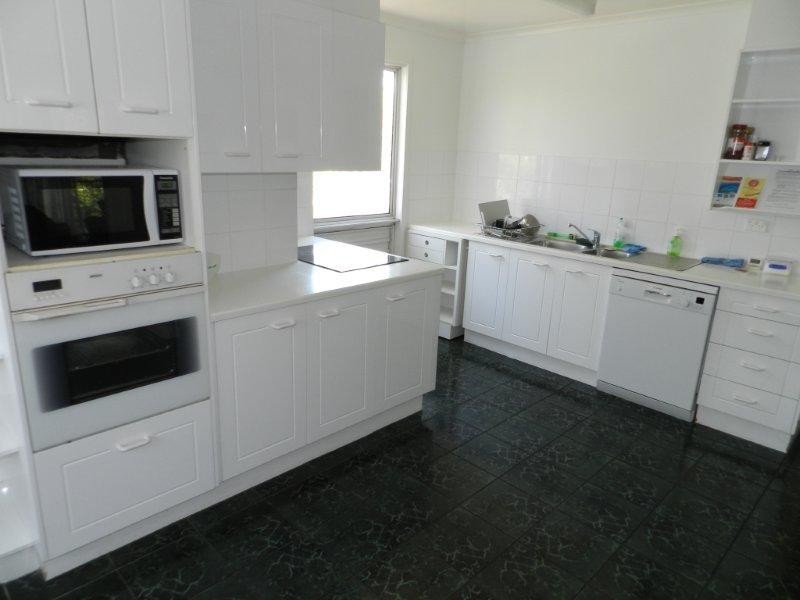 12 Matson Crescent, West Gladstone QLD 4680