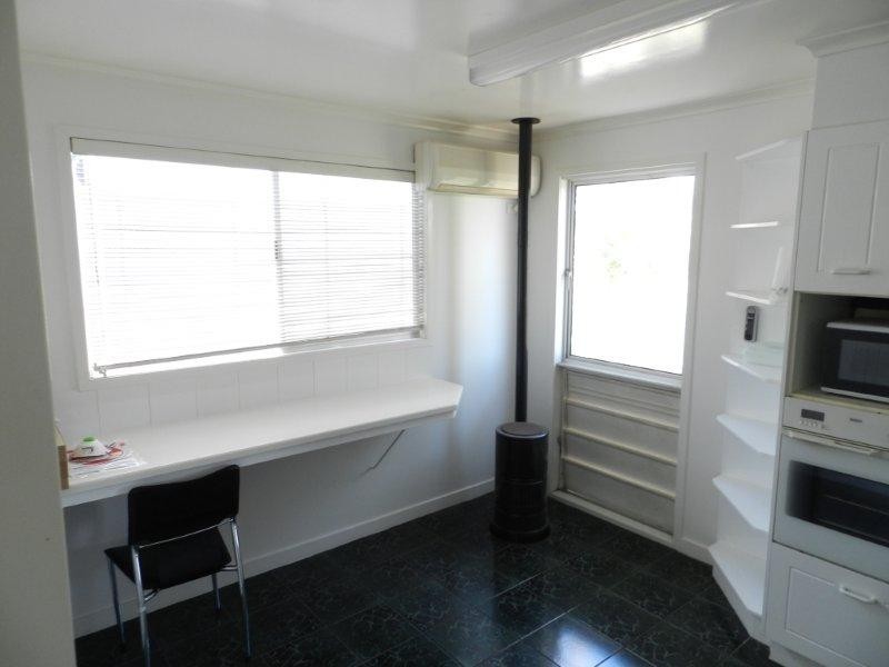 12 Matson Crescent, West Gladstone QLD 4680