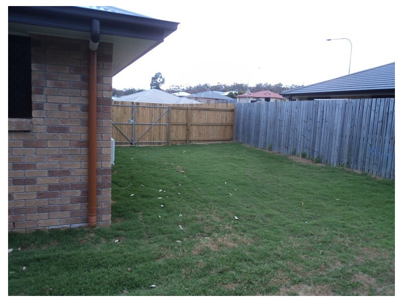 3 Johnson Street, Glen Eden QLD 4680