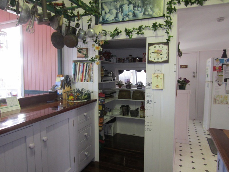 21 Amelia Street, West Gladstone QLD 4680