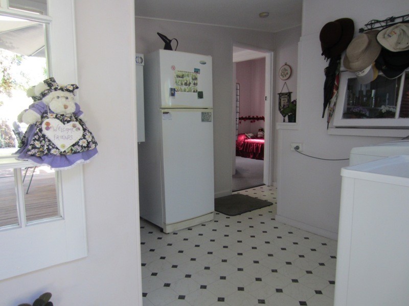 21 Amelia Street, West Gladstone QLD 4680