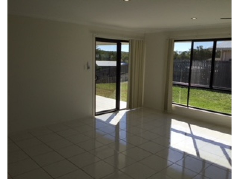 7 Giles Street, Glen Eden QLD 4680