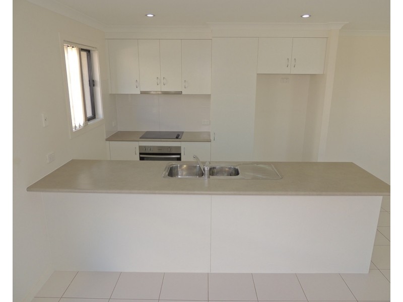 7 Giles Street, Glen Eden QLD 4680