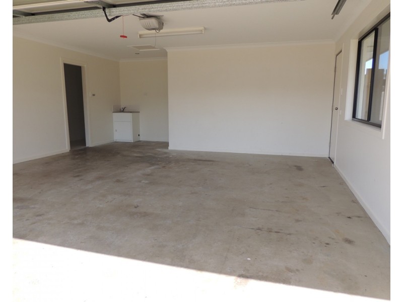 7 Giles Street, Glen Eden QLD 4680