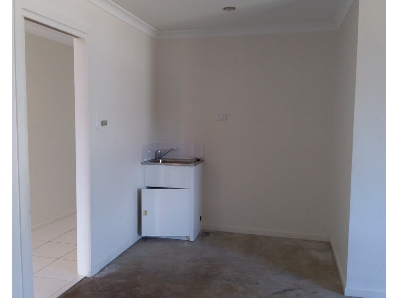 7 Giles Street, Glen Eden QLD 4680