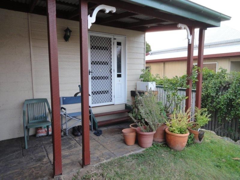 Unit 5/9-11 Rollo Street, Gladstone City QLD 4680